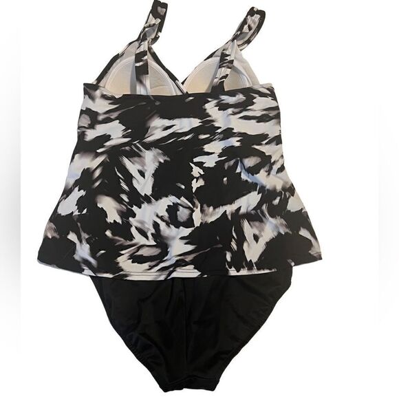Trimshaper Black White Print Slimming Flowy One Piece Bathing Suit Size 10 - Picture 5 of 15